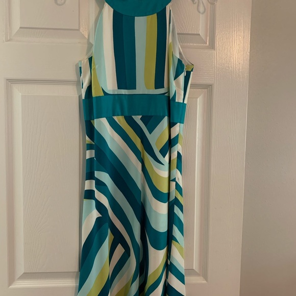Ann Taylor Spring Dress knee length - Picture 3 of 3